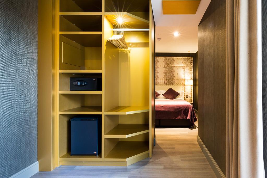 Sant Jordi Boutique Hotel Calella Exterior foto A room at the hotel