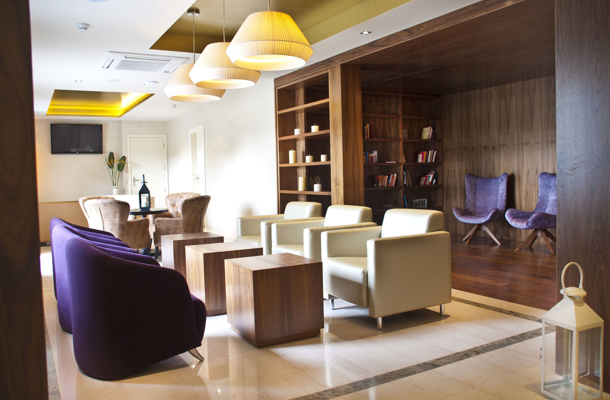 Sant Jordi Boutique Hotel Calella Exterior foto The lounge at the airport