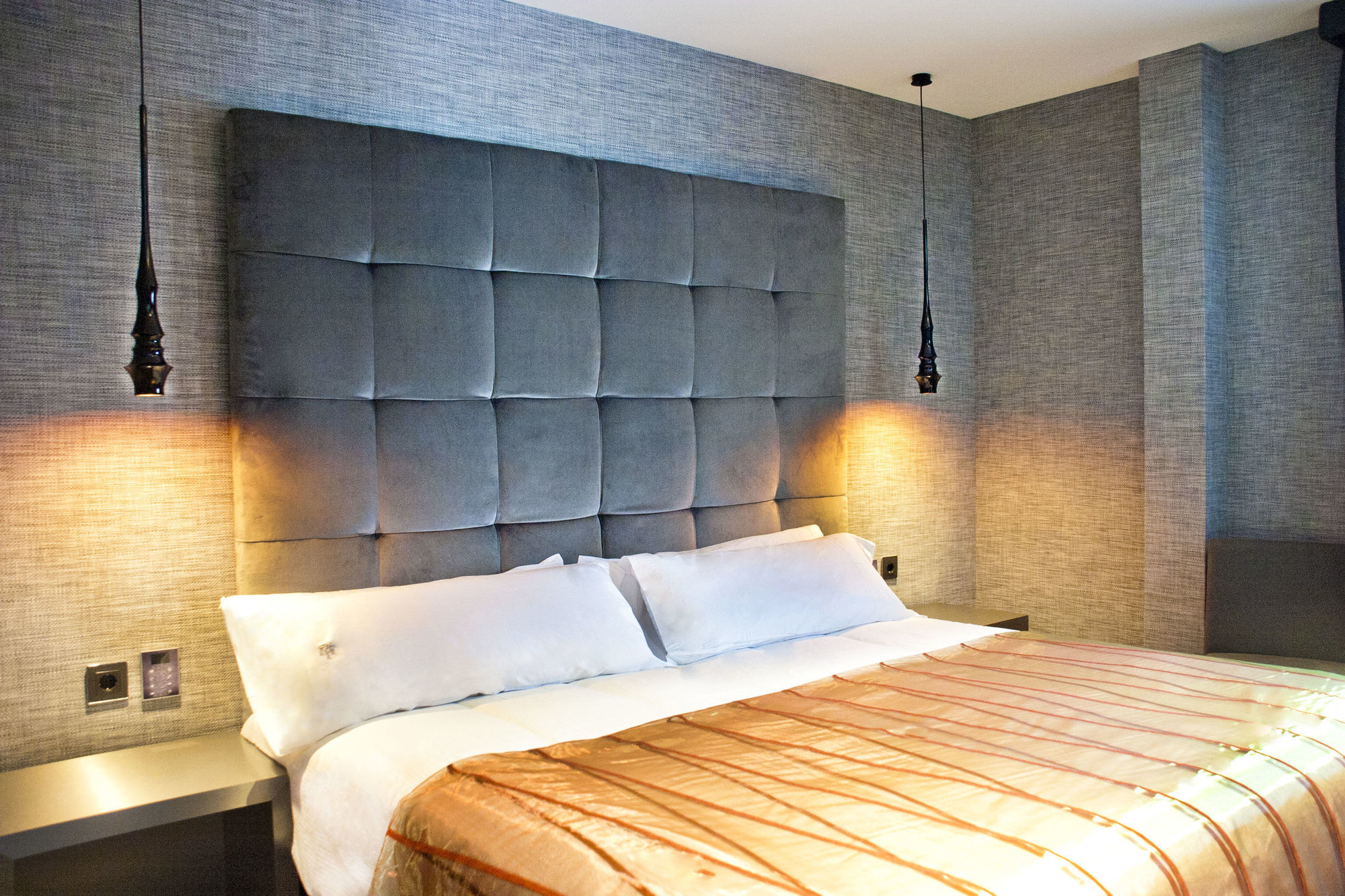 Sant Jordi Boutique Hotel Calella Exterior foto A bedroom at the hotel